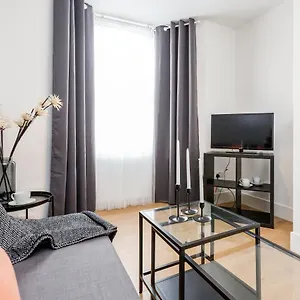 two-bedroom-apartment-london.cambridgehotelsuk.com/